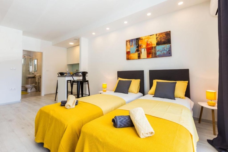 1 Bedroom Apartment
