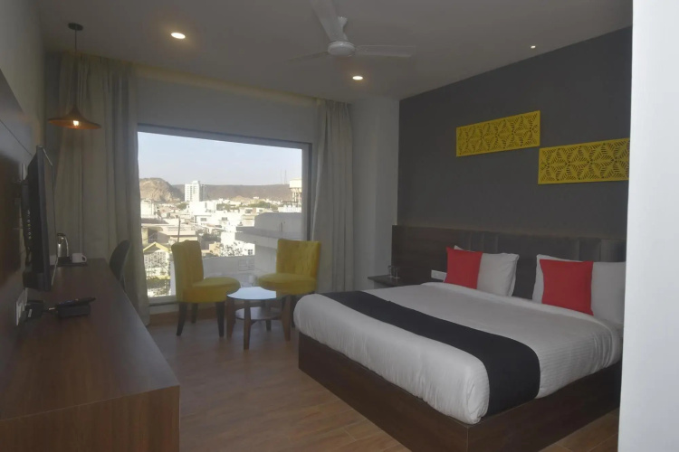 Ka10 SQUARE HOTEL & BANQUETS