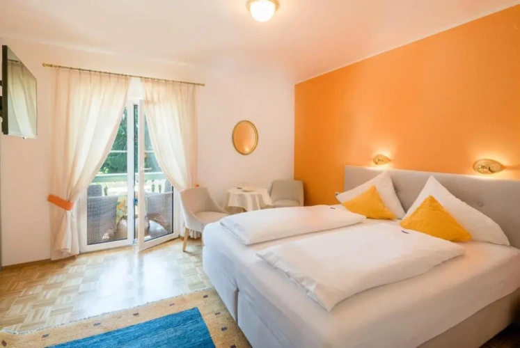 Standard Double room with garden view