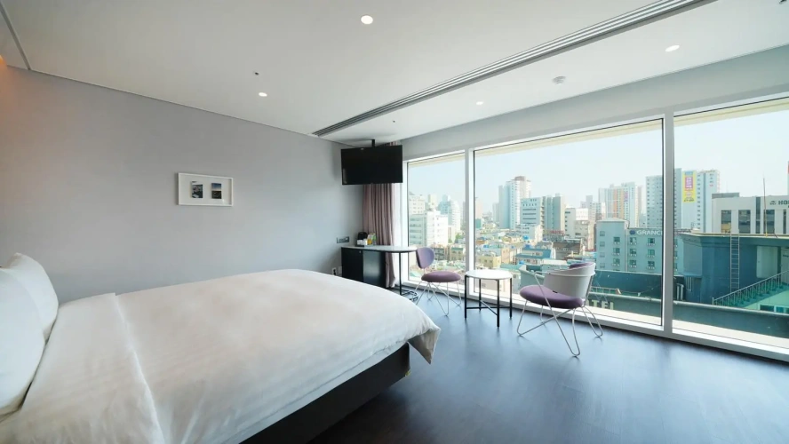 Standard Double room with city view
