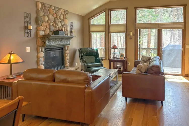 Spacious Estes Park Home on Big Thompson River!