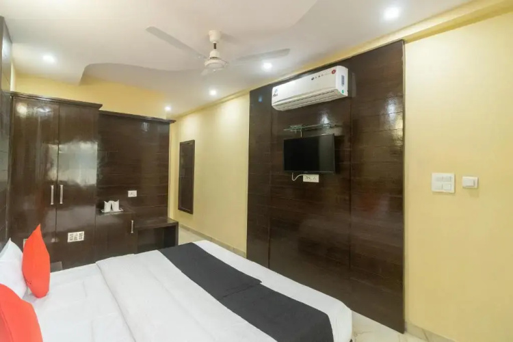 Hotel Rudraksh by OYO Rooms