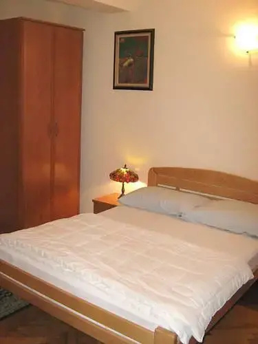 Marina Rooms