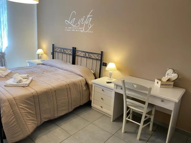 Standard Triple room