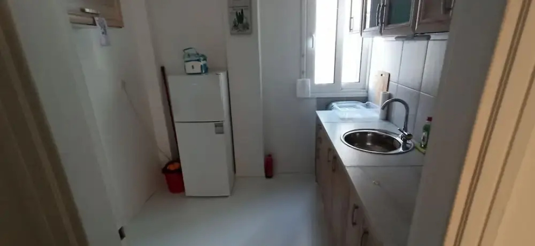 2 Bed Flat - Sleeps 5 - Parking - Wifi