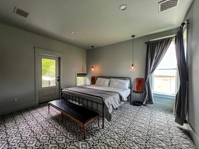 Rare - Unique East Austin Home - Walk to Downtown