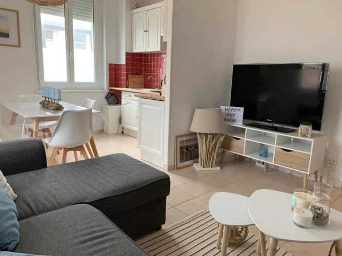 2 Bedrooms Apartment