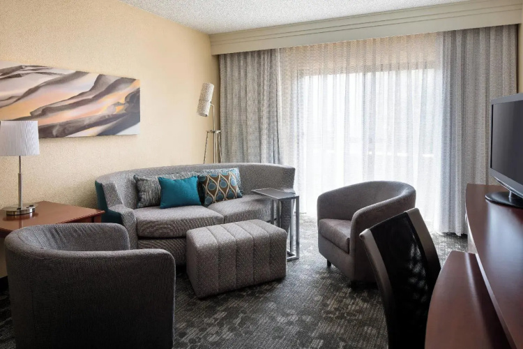 Courtyard by Marriott Denver Central Park