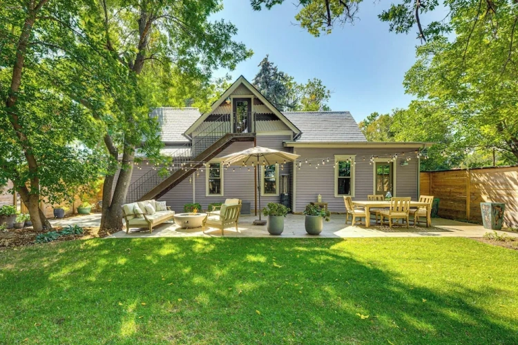 4 Bedrooms Cottage