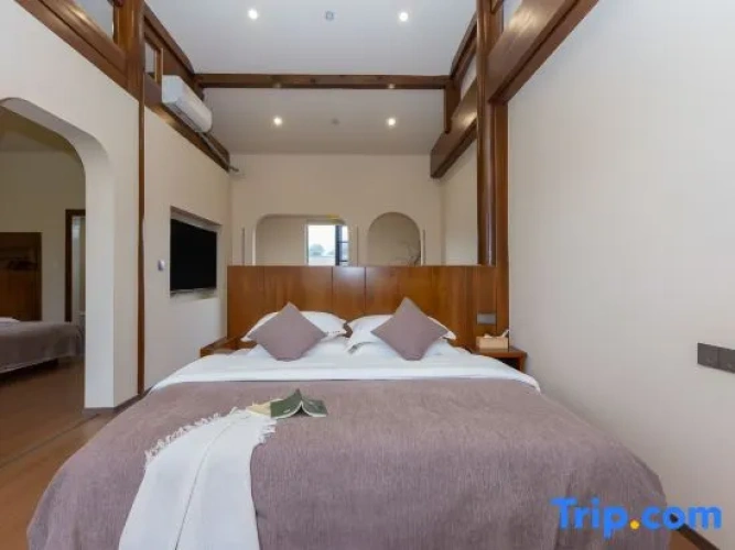 2 Bedrooms Standard Family room