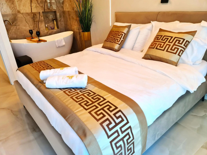 Rose Suite