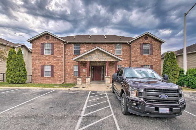 5 Mi to Branson Strip! Cozy Condo w/ Mtn Views