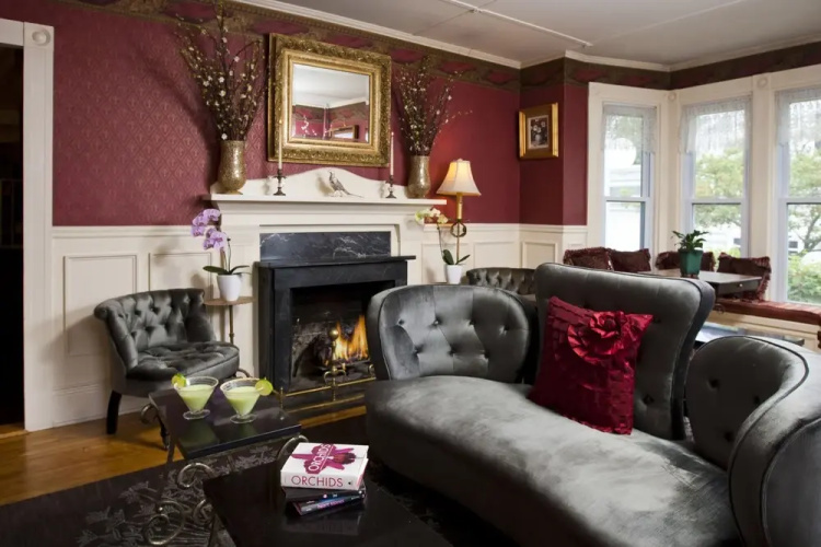Hartstone Inn
