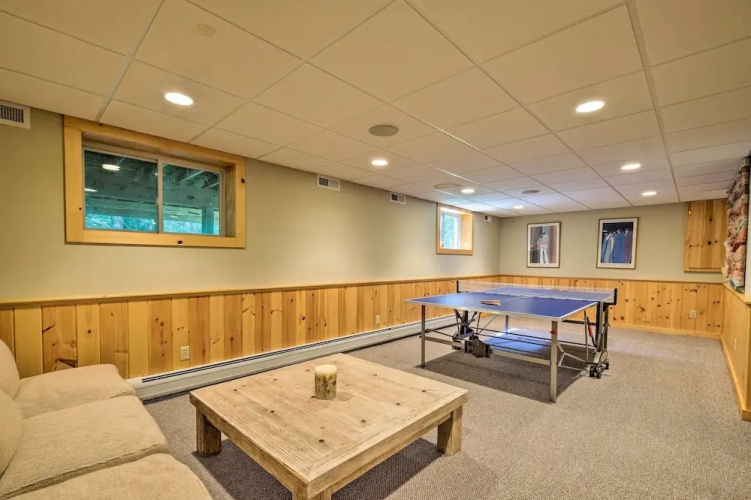 West Dover Home w/ Deck, Grill & EV Outlet