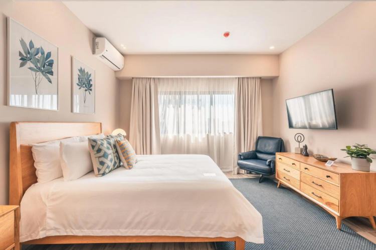 Regatta Living II with Breakfast Included! - 802