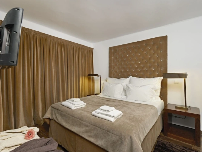 1 Bedroom Apartment with balcony