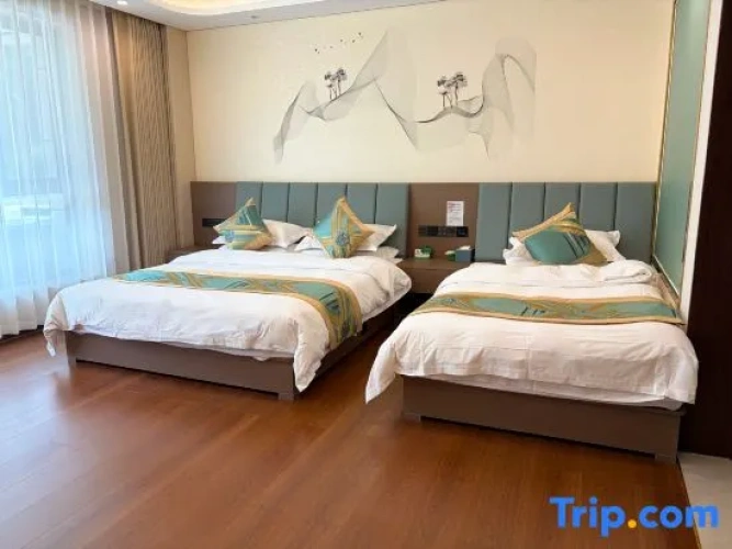 Family Suite with courtyard view