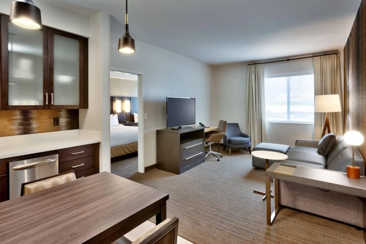 1 Bedroom Suite