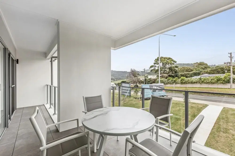 First Floor 3-bed Stunning Unit by The Ocean