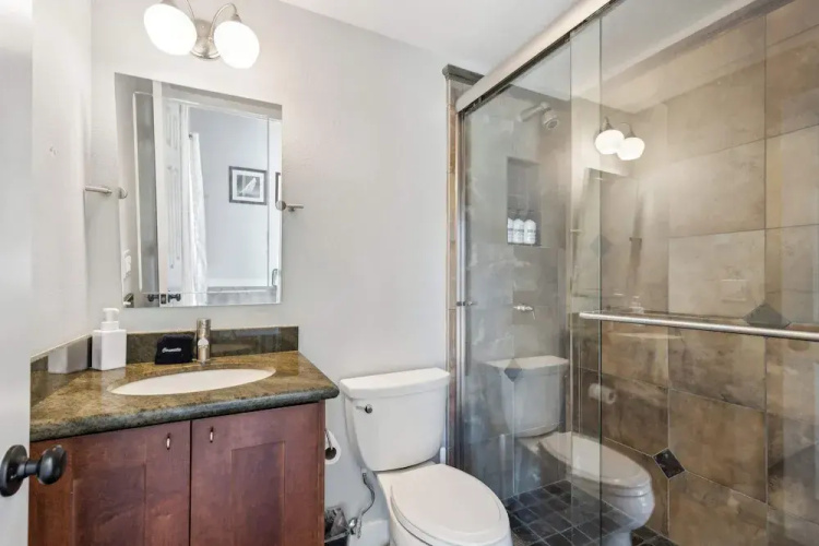 Spacious Retreat With Pool & Golf Course View!