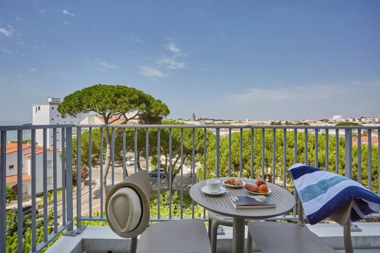 Family Apartment with balcony