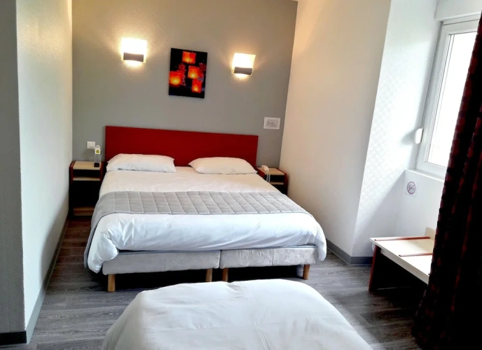 Standard Triple room