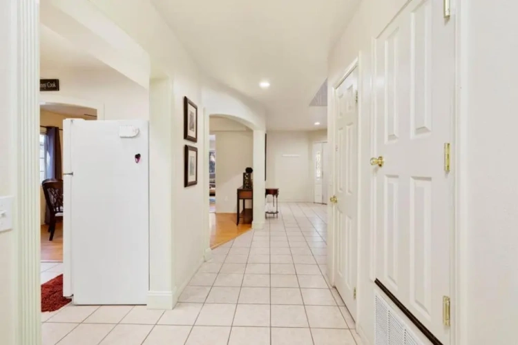 4 Bedrooms Cottage