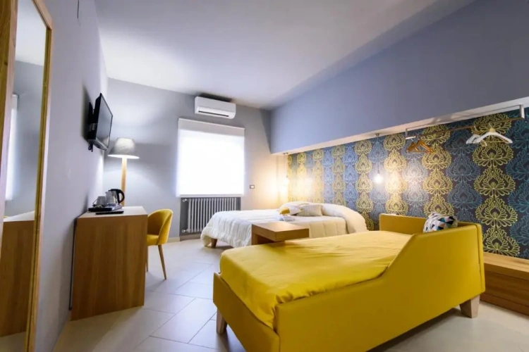 Deluxe Triple room with view