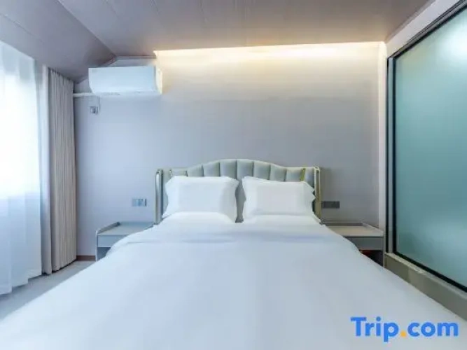 Standard Double room with courtyard view