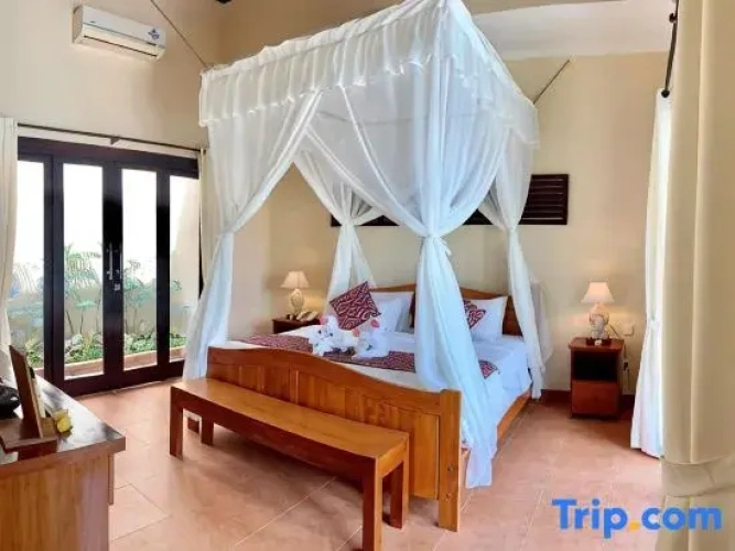 2 Bedrooms Villa