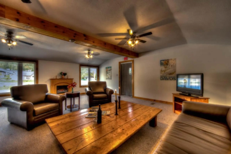 3 Bedrooms Apartment
