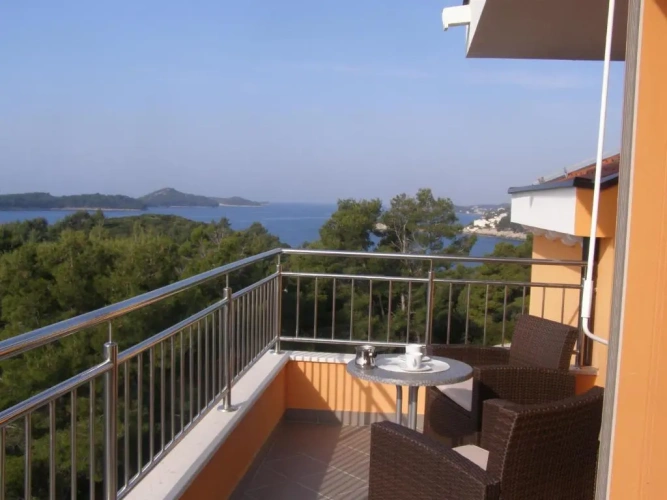 1 Bedroom Attic Apartment with sea view