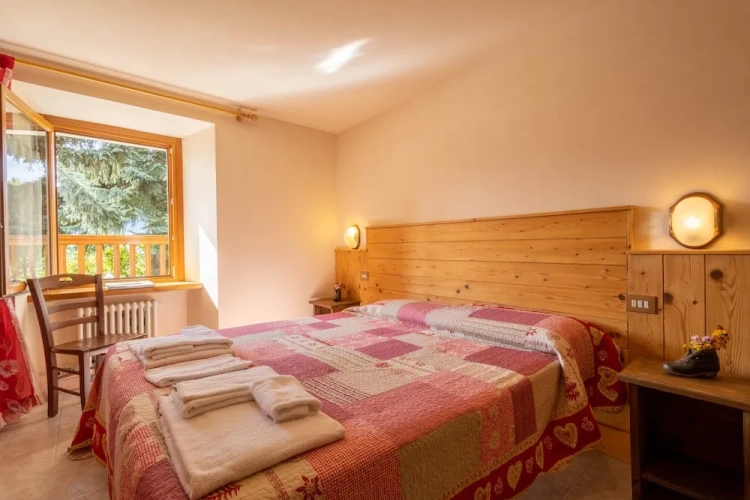 1 Bedroom Apartment with balcony and with mountain view