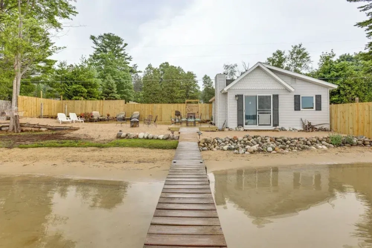 2 Bedrooms Cottage