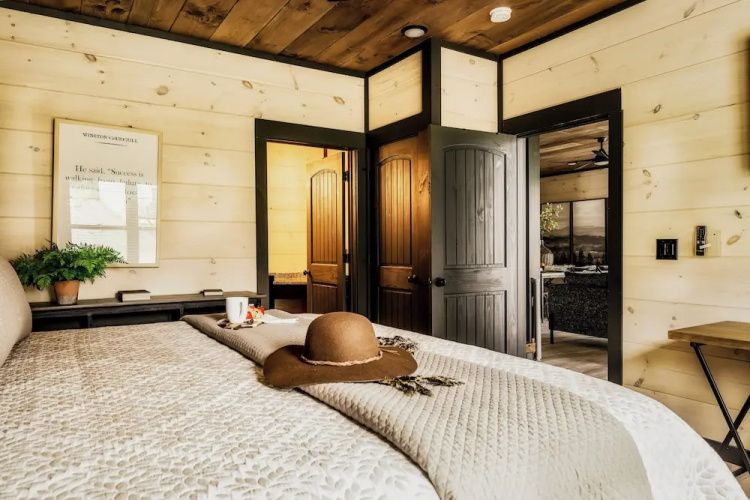 Star Gazer Luxury Rooftop Cabin