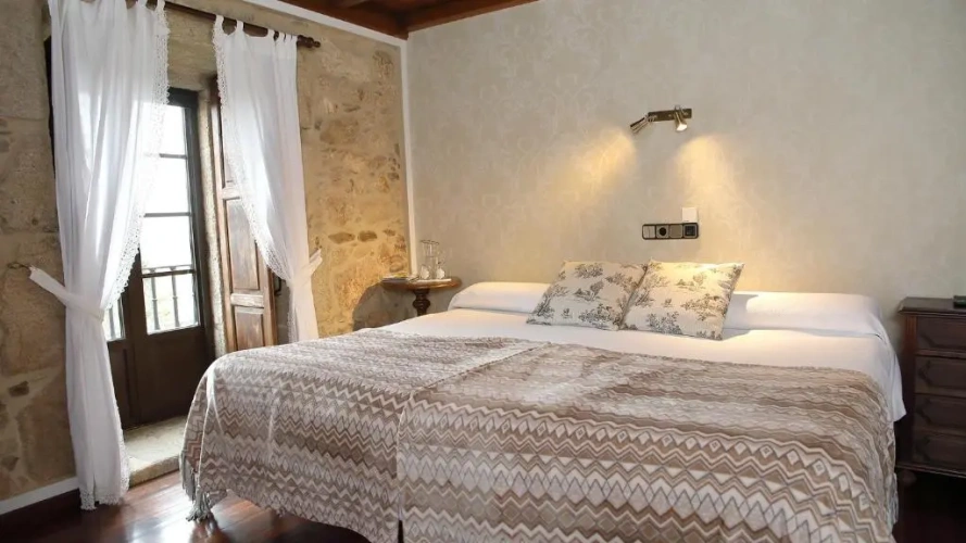Standard Twin room with balcony