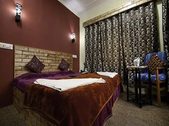 Hotel Kashmir Inn