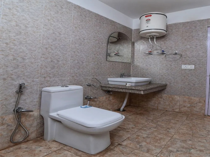 OYO Home 15841 Serene Mountain View Studio