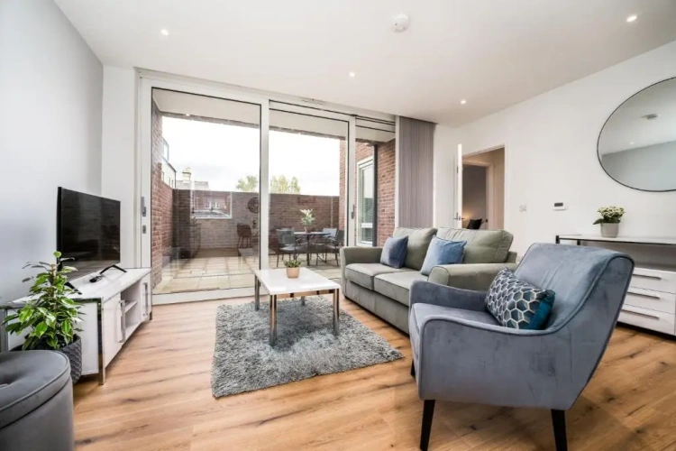 2 Bedrooms Apartment