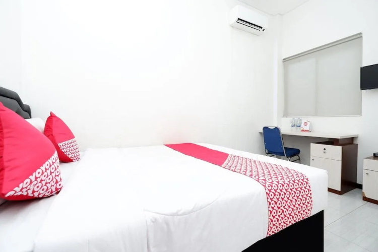 OYO 1884 Sunshine Hostel