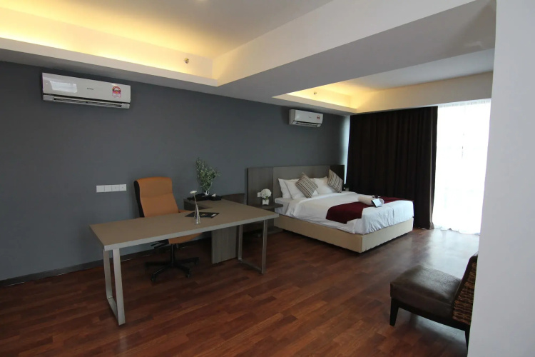 Nexus Regency Suites & Hotel