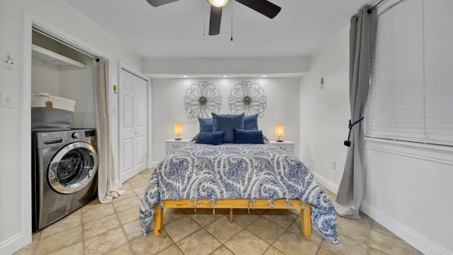 Dolphin Point 502b