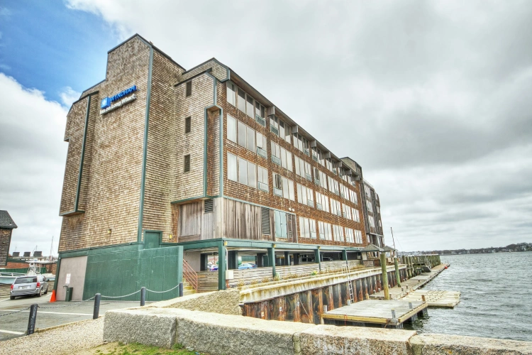Club Wyndham Inn on Long Wharf
