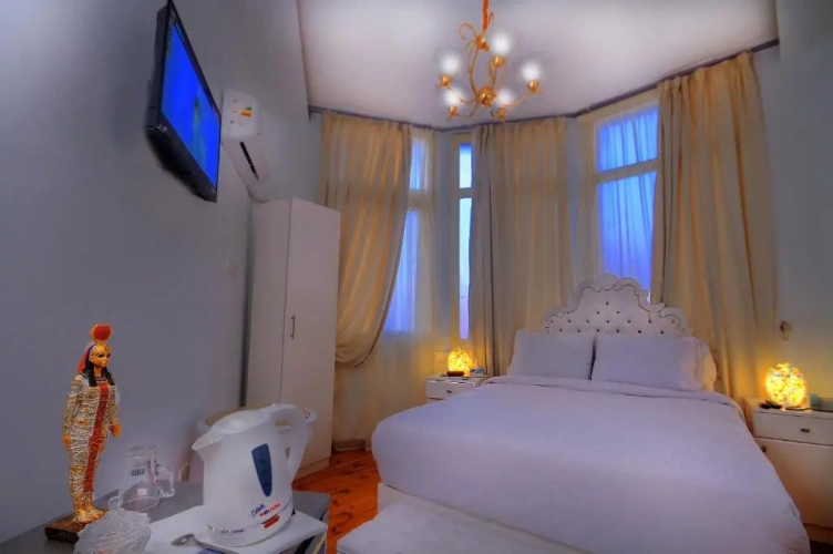 Deluxe Double room with city view