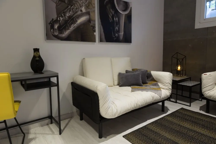 Standard Double Family Basement room