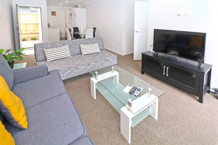 2 Brm Apartment 4 on Jones Crescent