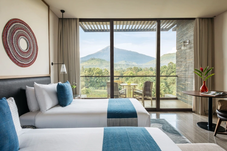 2 Bedrooms Grand RedLevel Suite