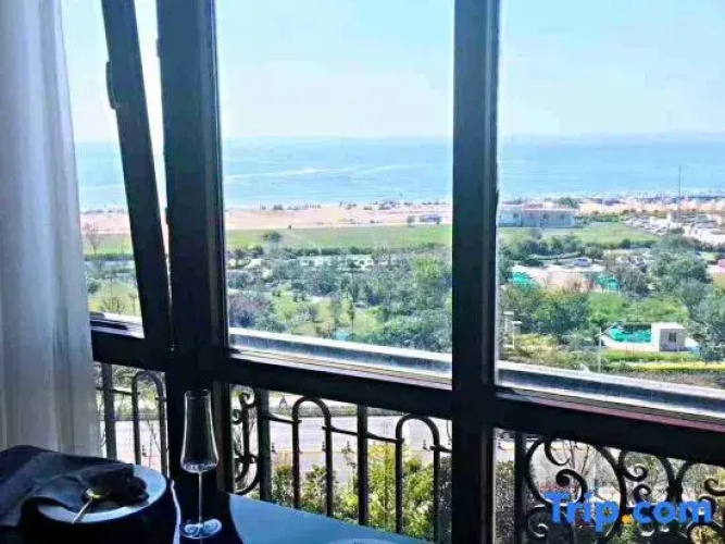 West Coast Seaview Apartment