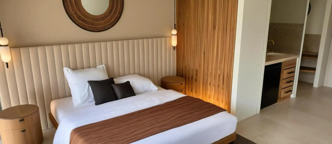 Royal Hotel and Suites