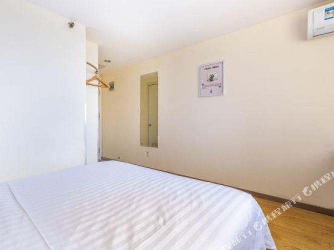 Economy Double room with street view